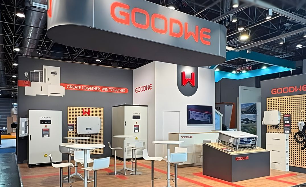 Solar Solutions Düsseldorf: GoodWe PVBM präsentiert Leichtbau-PV und Balkonspeicher